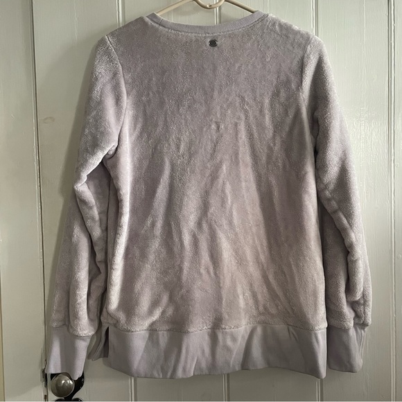 Gaiam Lux Faux Fur Fuzzy Sweatshirt in Dusty Purple Size Small - Picture 5 of 6